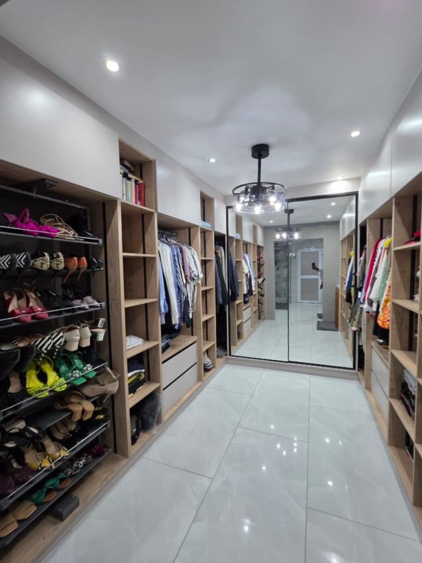 Wardrobe_1g